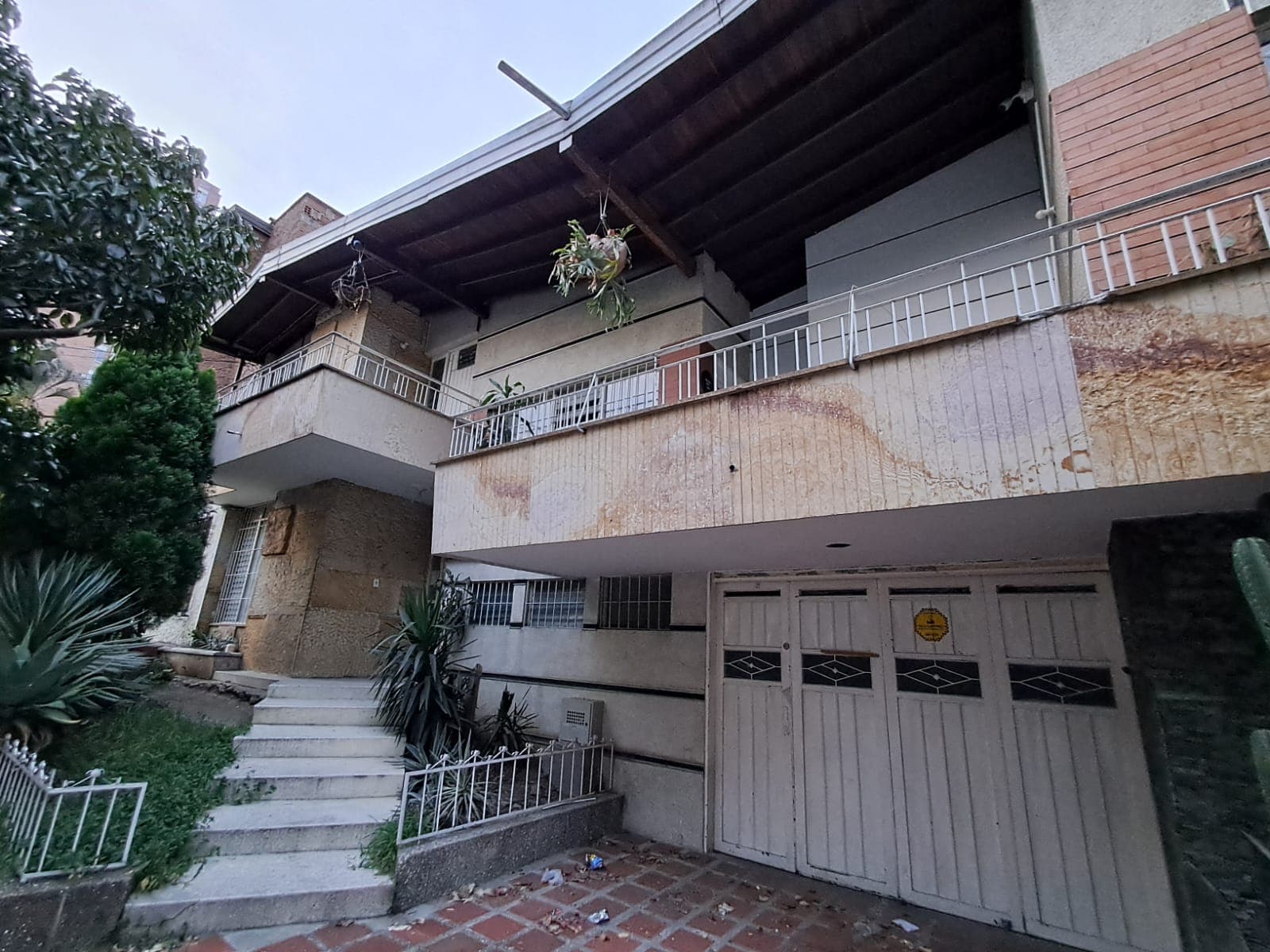 Casa Comercial en arriendo en Calasanz, La America, Medellín — foto 1 de 20