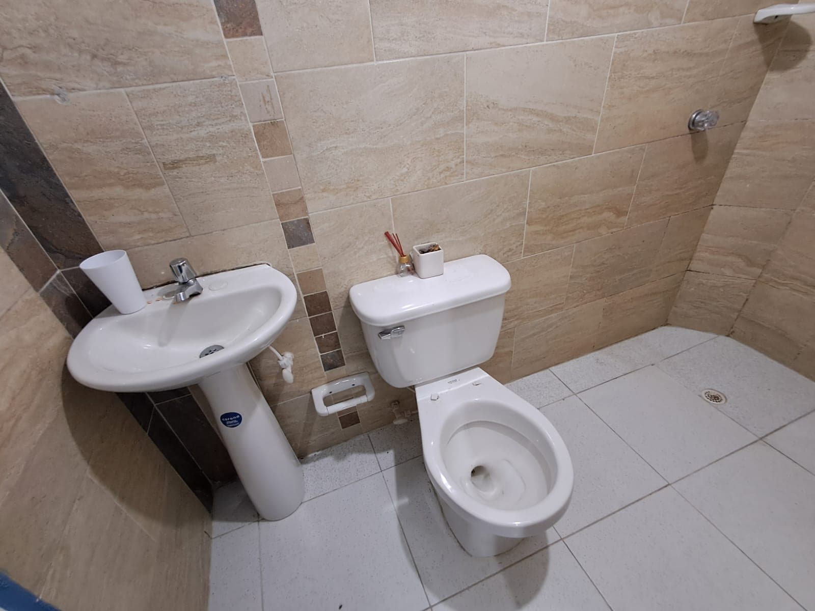 Casa Comercial en arriendo en Calasanz, La America, Medellín — foto 3 de 20