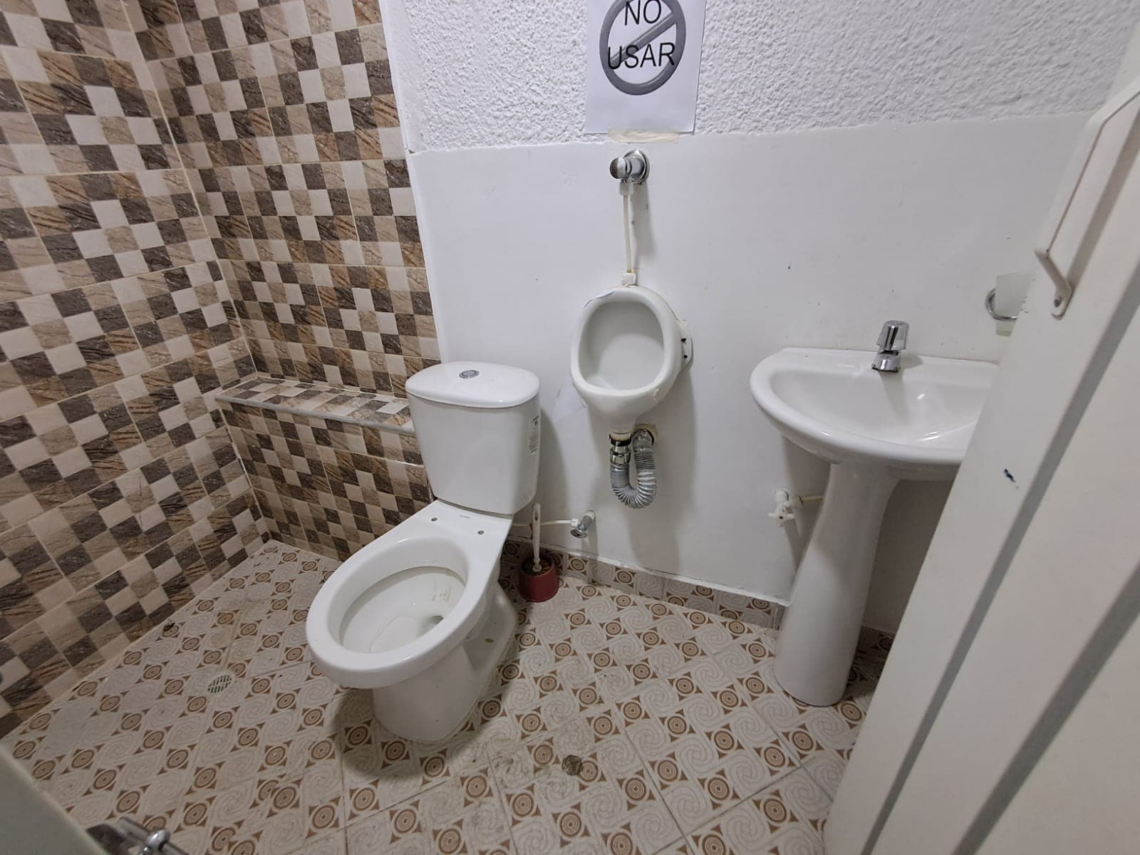 Casa Comercial en arriendo en Calasanz, La America, Medellín — foto 4 de 20