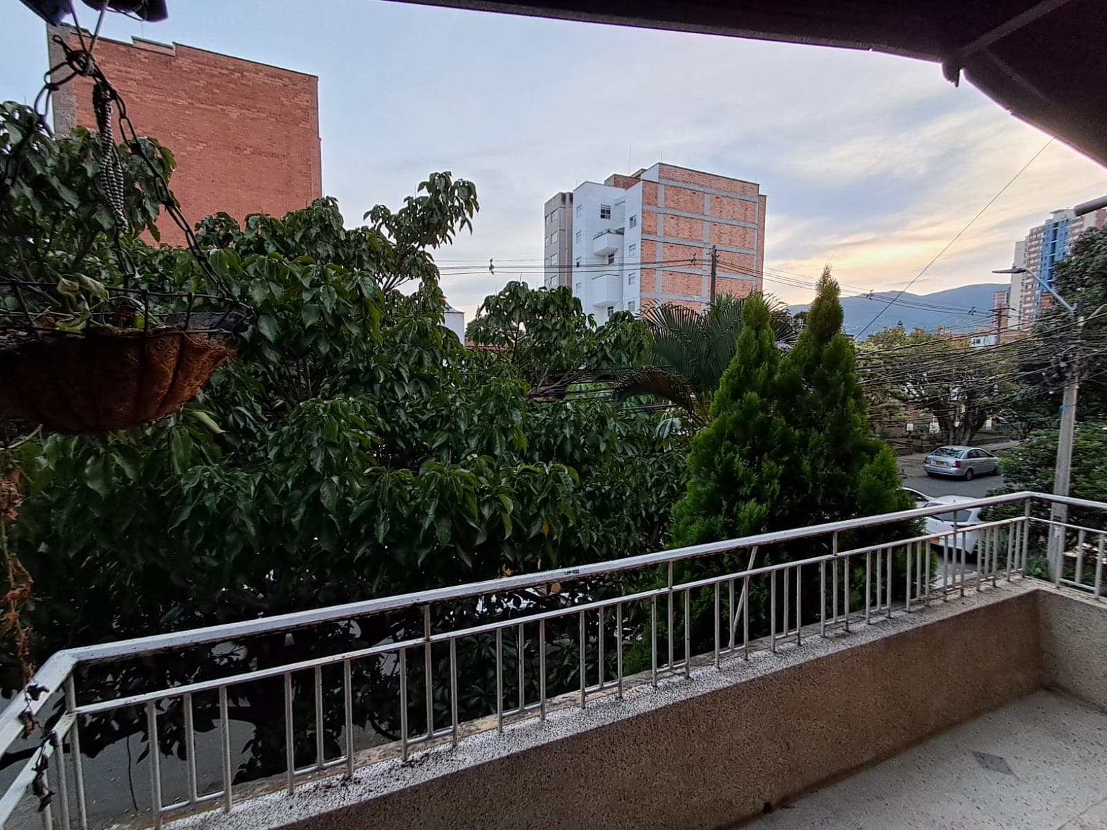 Casa Comercial en arriendo en Calasanz, La America, Medellín — foto 5 de 20