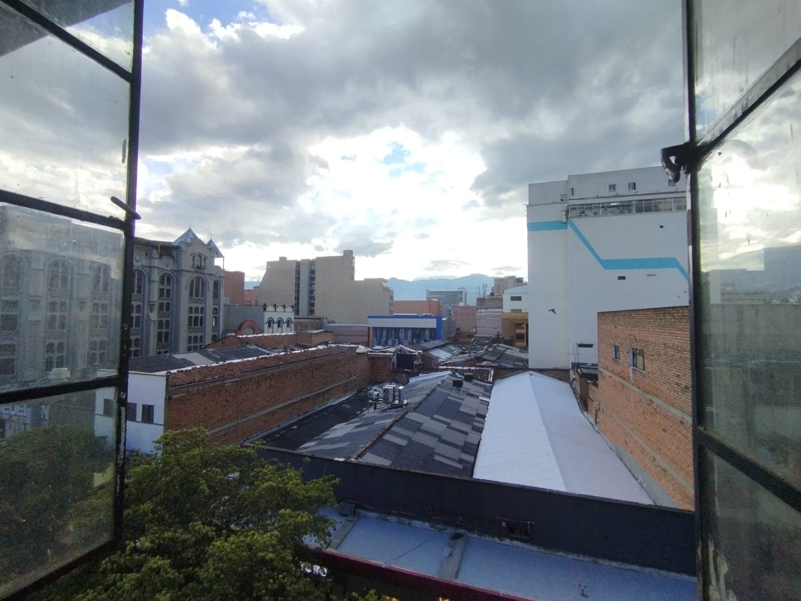 Oficina en arriendo en Centro, Medellín — foto 1 de 17