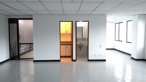 Oficina en arriendo en Laureles, Medellín — foto 2 de 15