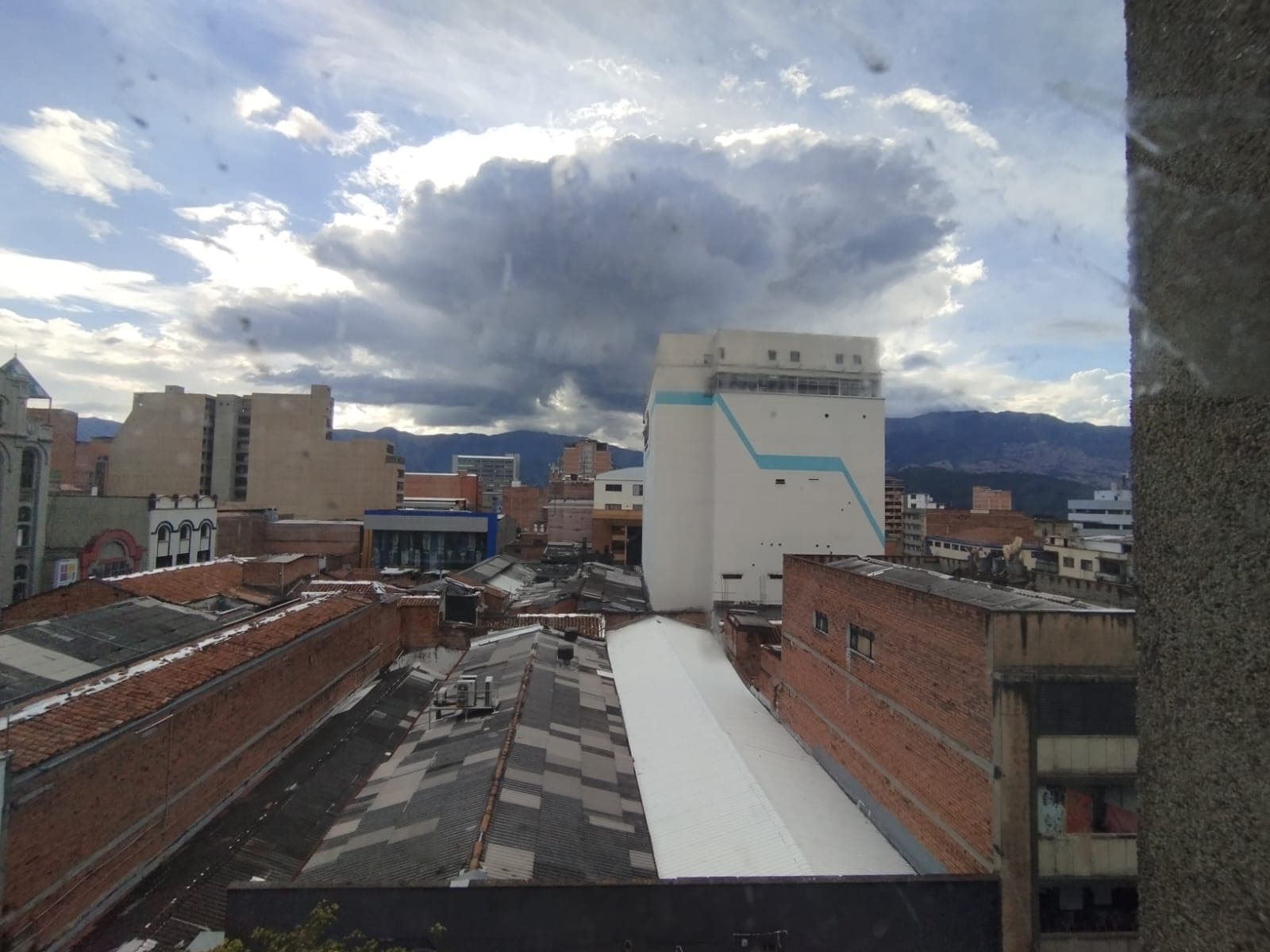 Oficina en arriendo en Centro, Medellín — foto 1 de 17