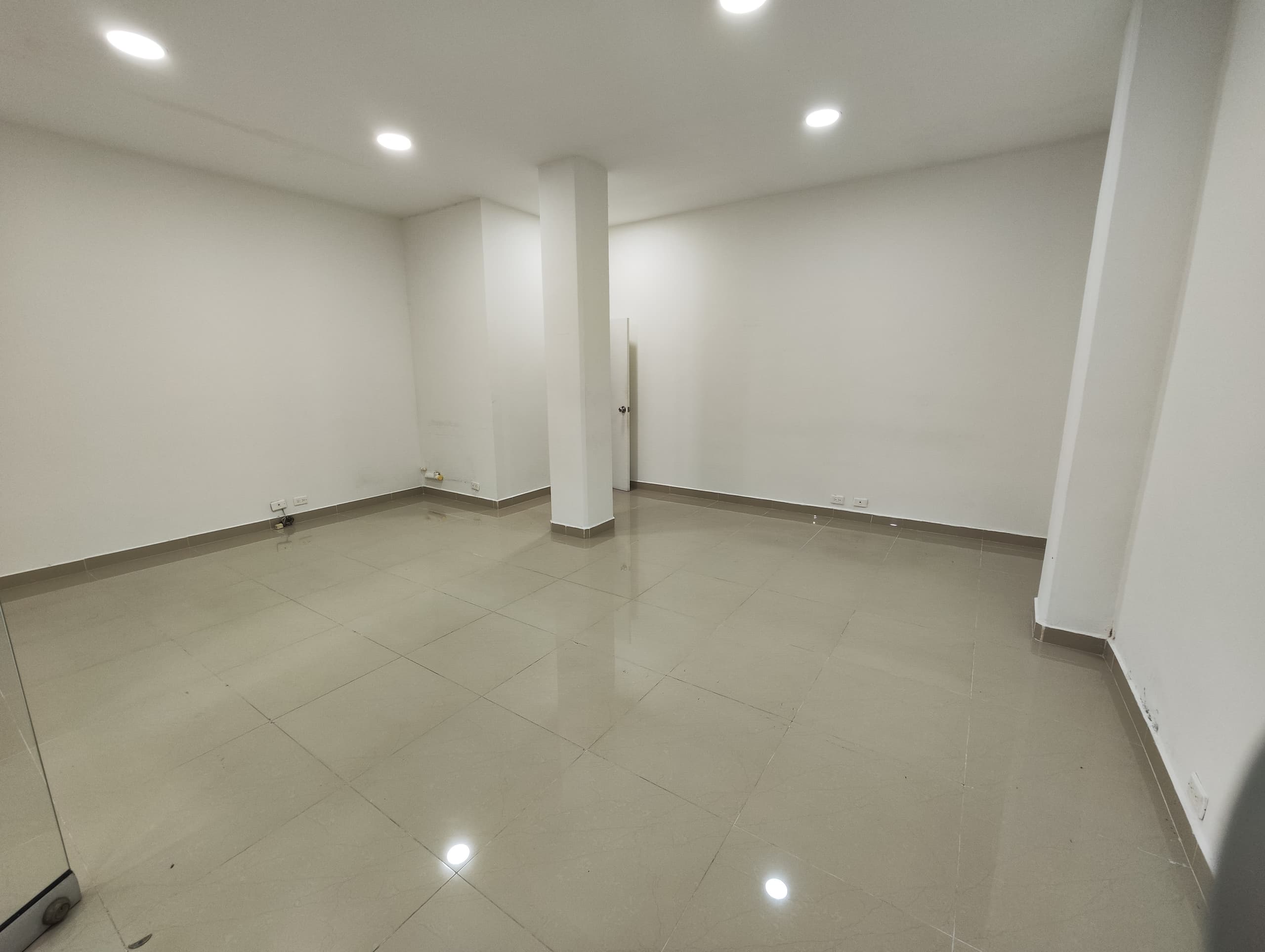 Local en arriendo en Centro, Medellín — foto 2 de 8