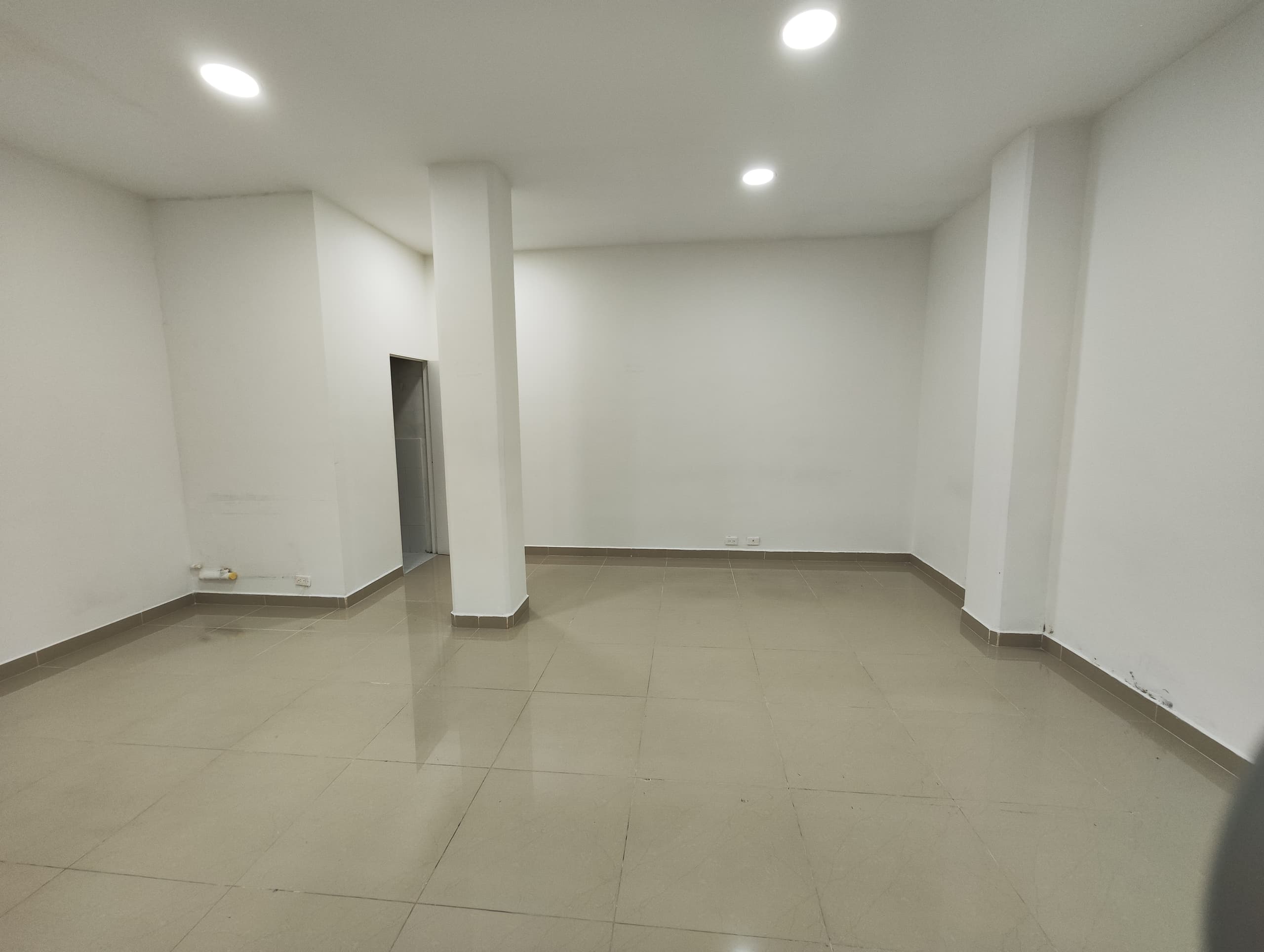 Local en arriendo en Centro, Medellín — foto 3 de 8
