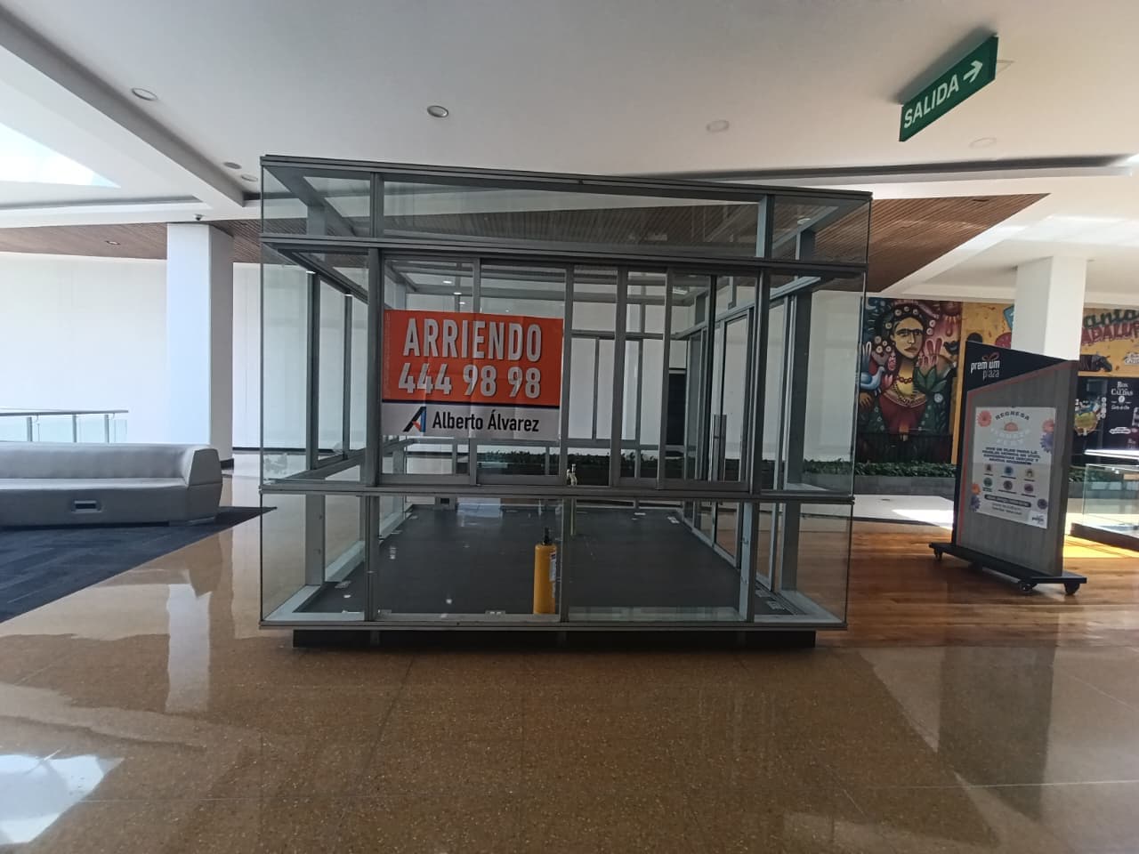Local en arriendo en Barrio Colombia, El Poblado, Medellín — foto 1 de 9
