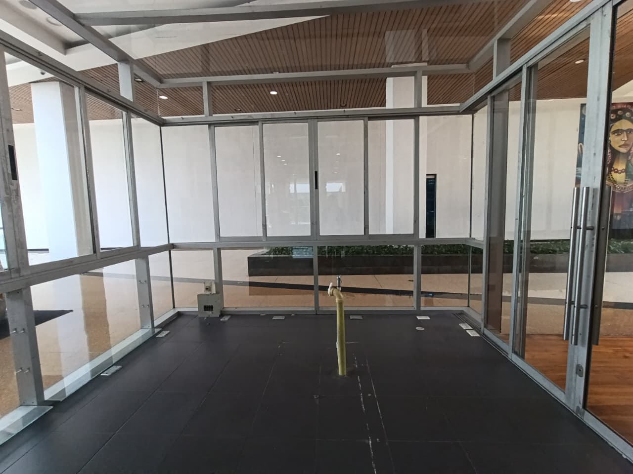 Local en arriendo en Barrio Colombia, El Poblado, Medellín — foto 3 de 9