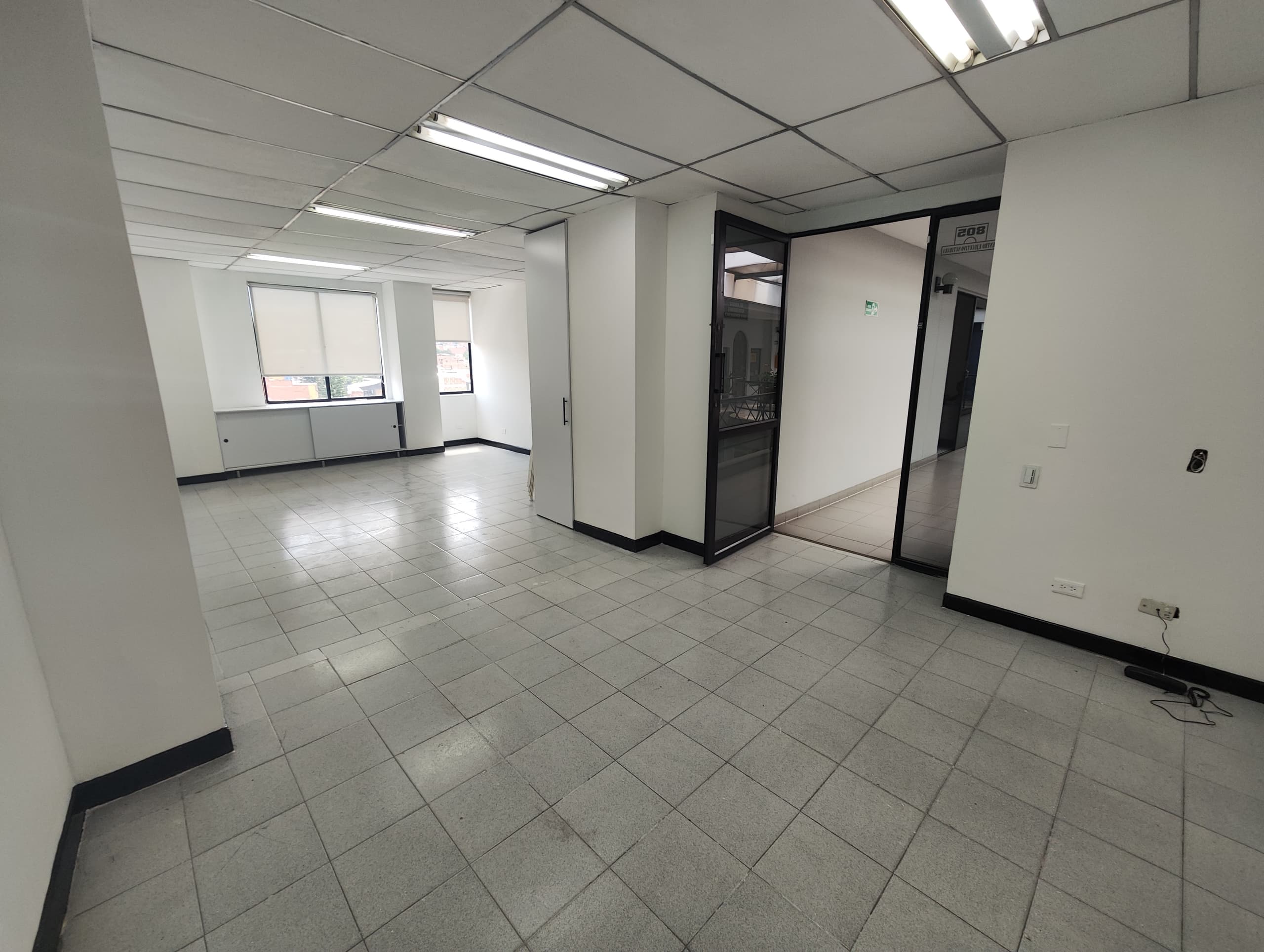 Oficina en arriendo en Laureles Medellín — foto 2 de 8