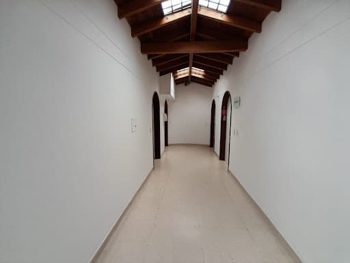 Oficina en arriendo en Conquistadores, Laureles, Medellín — foto 2 de 10