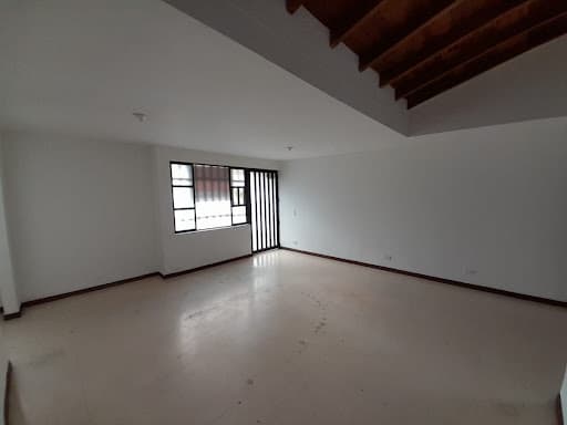 Oficina en arriendo en Conquistadores, Laureles, Medellín — foto 5 de 10