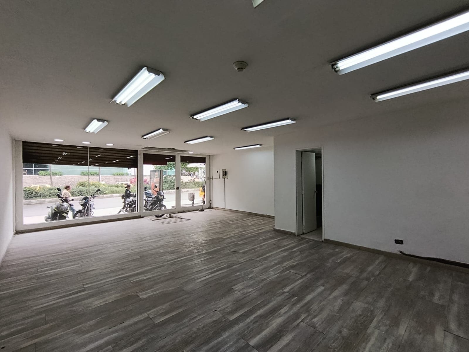 Local en arriendo en Centro, Medellín — foto 3 de 12