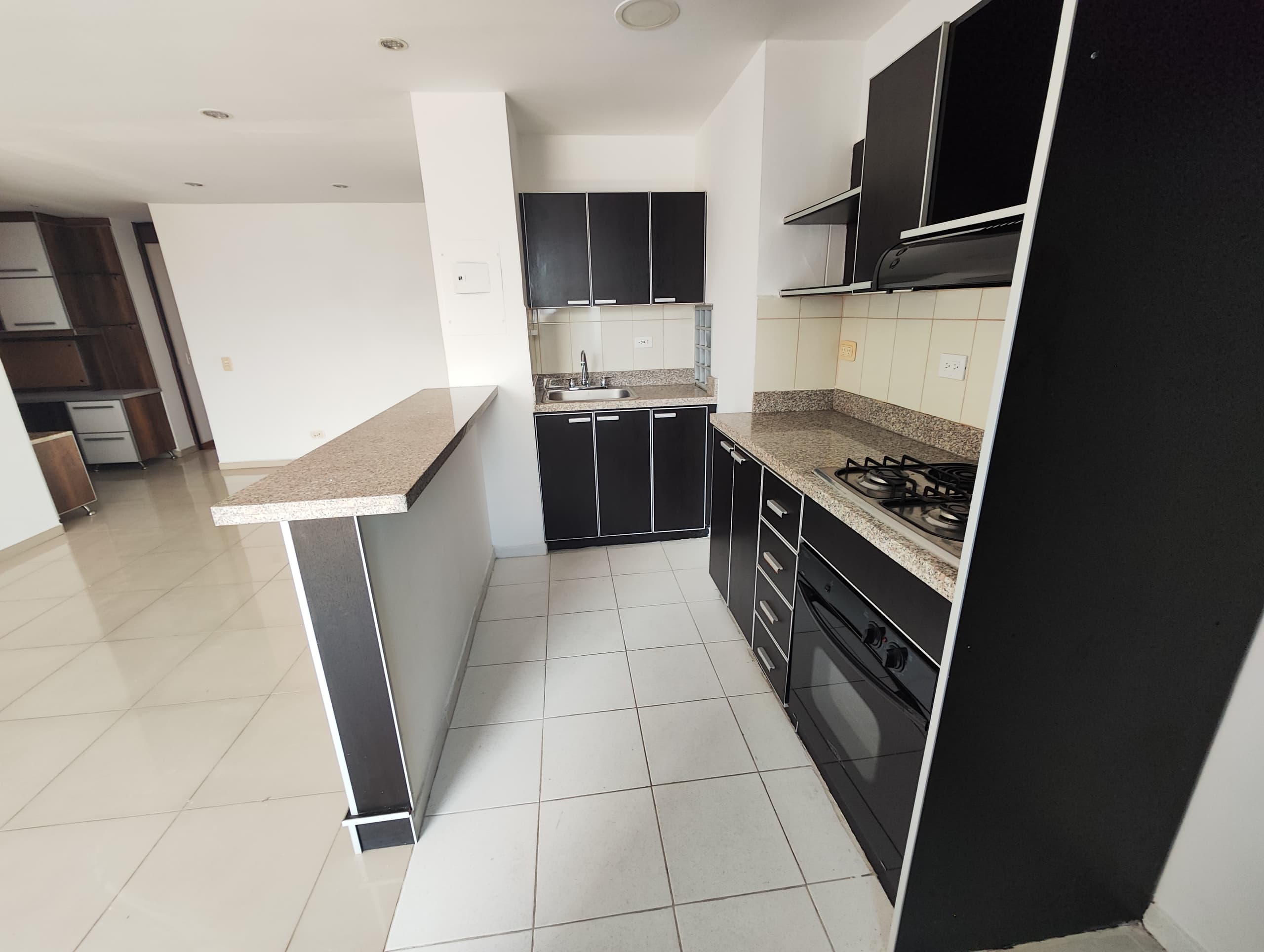 Apartamento en arriendo en Laureles, Medellín — foto 2 de 17