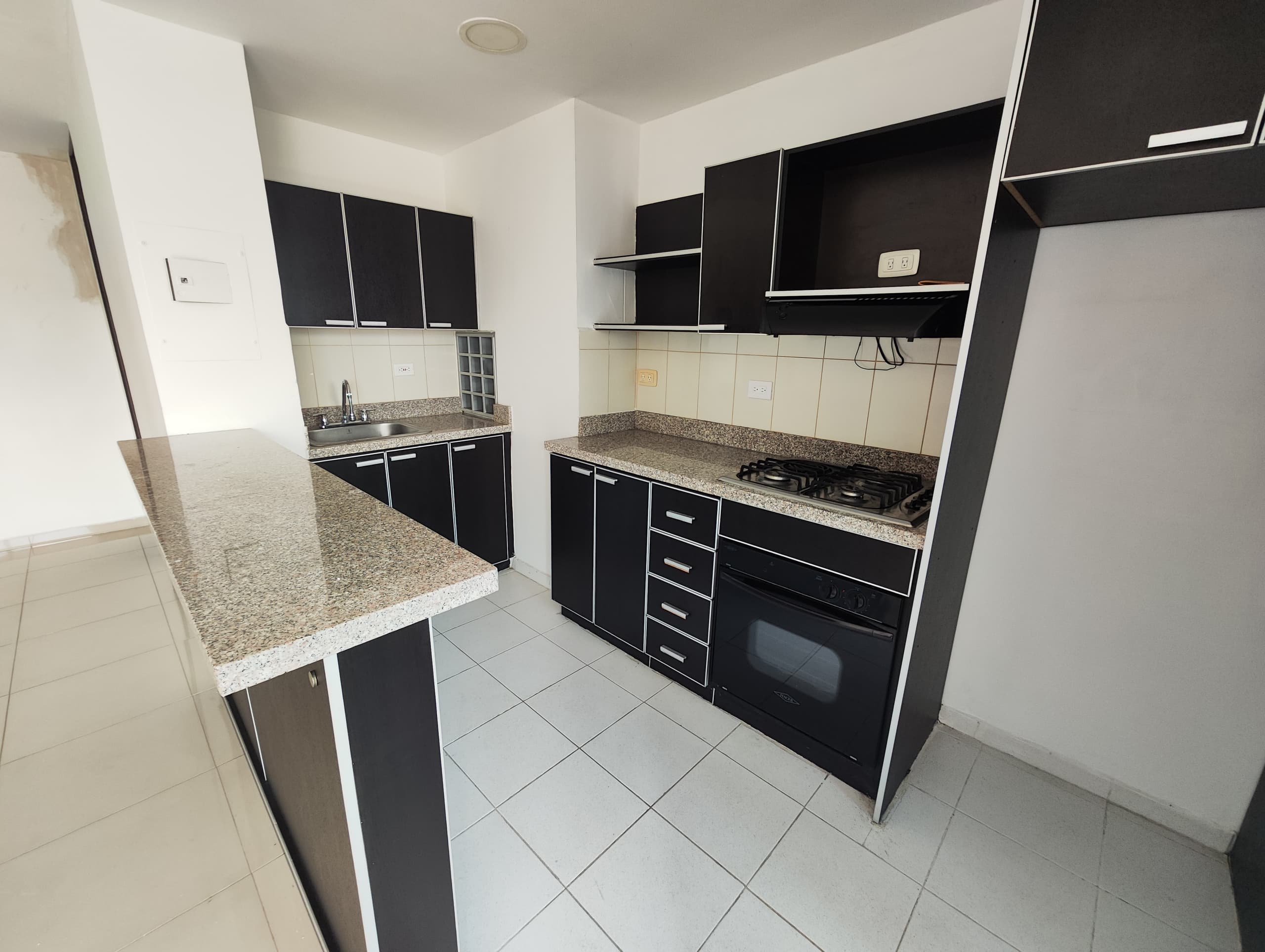 Apartamento en arriendo en Laureles, Medellín — foto 3 de 17