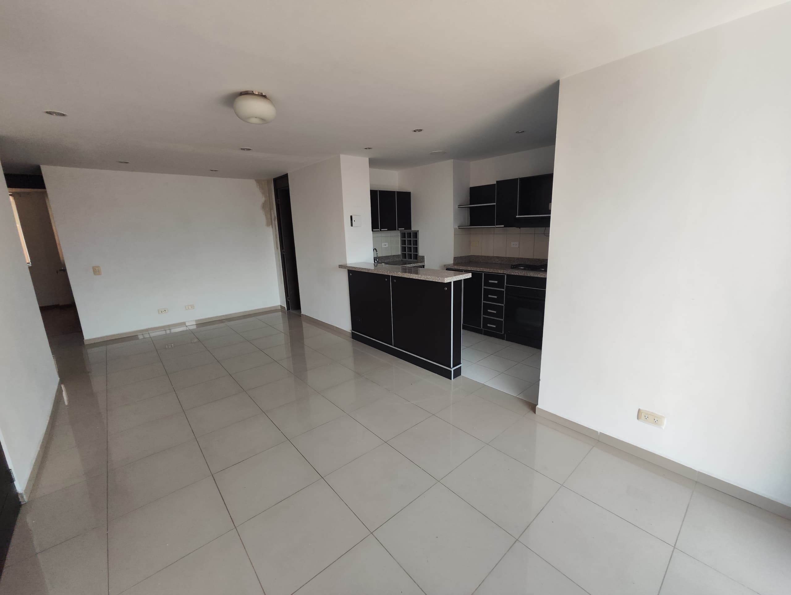 Apartamento en arriendo en Laureles, Medellín — foto 4 de 17