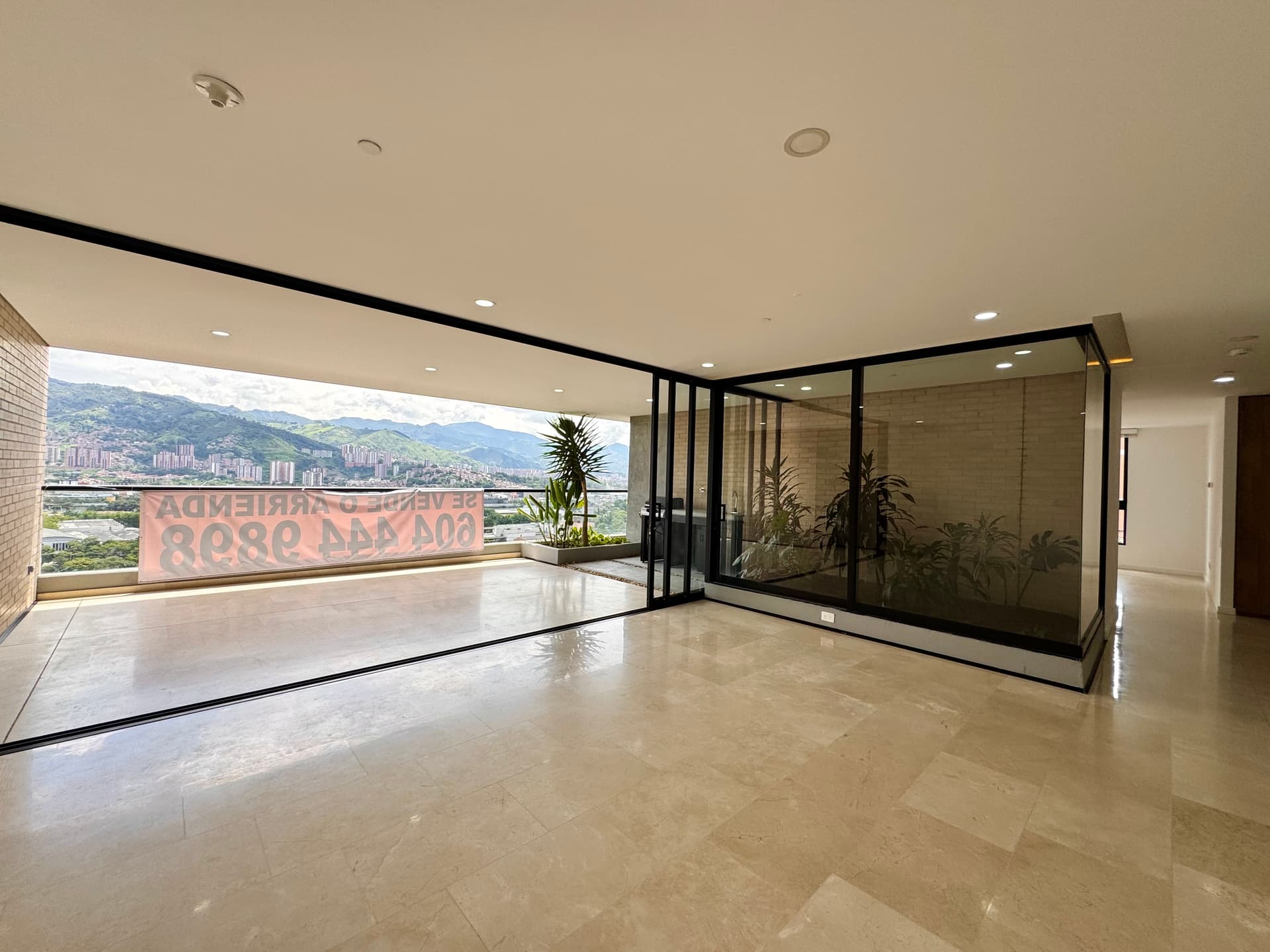 Apartamento en arriendo en Santa María De Los Ángeles, El Poblado, Medellín — foto 1 de 19