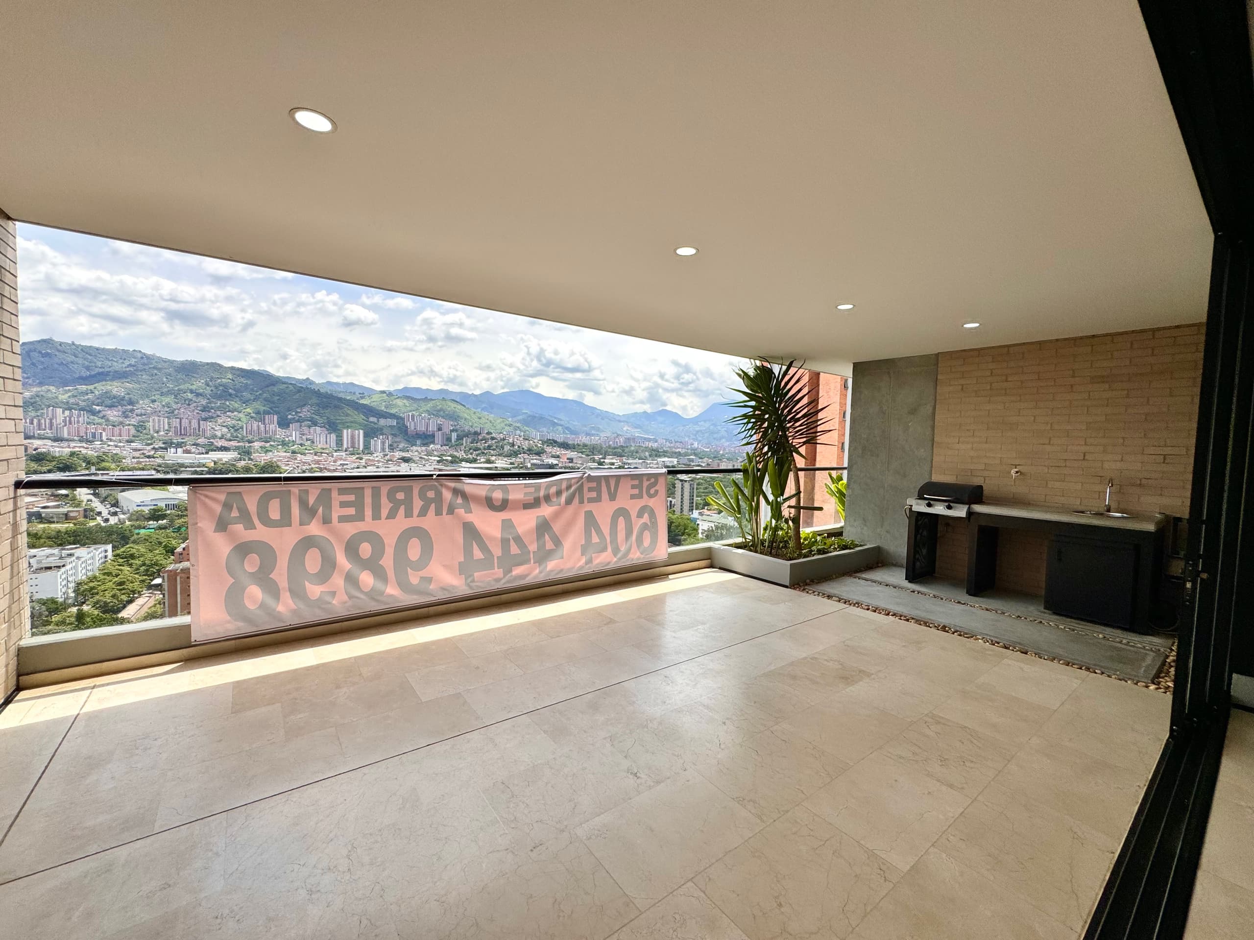 Apartamento en arriendo en Santa María De Los Ángeles, El Poblado, Medellín — foto 3 de 19