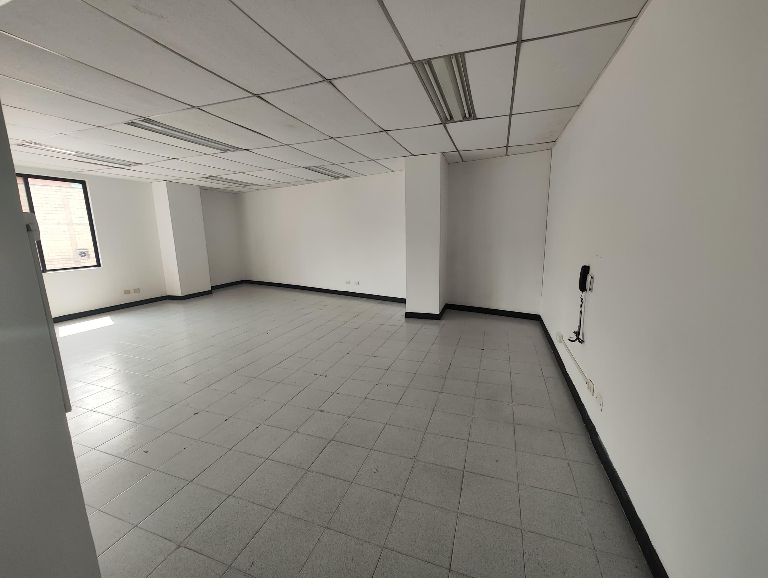 Oficina en arriendo en Laureles, Medellín — foto 3 de 11