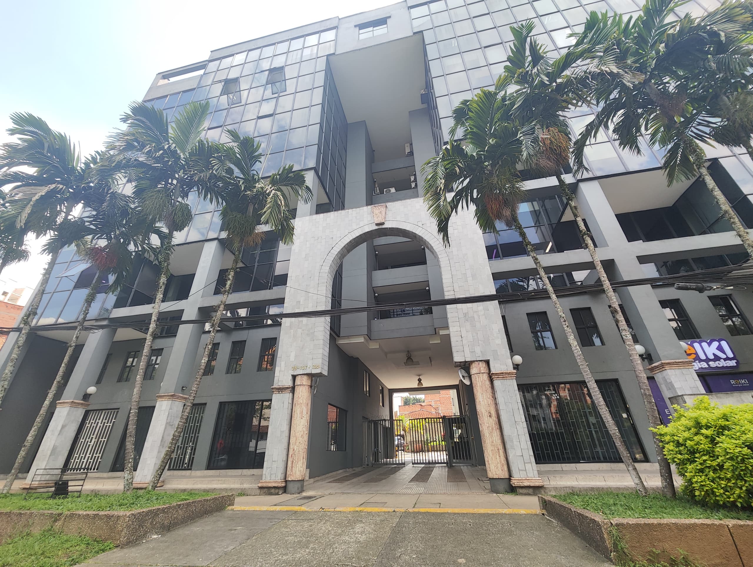 Oficina en arriendo en Laureles, Medellín — foto 4 de 11