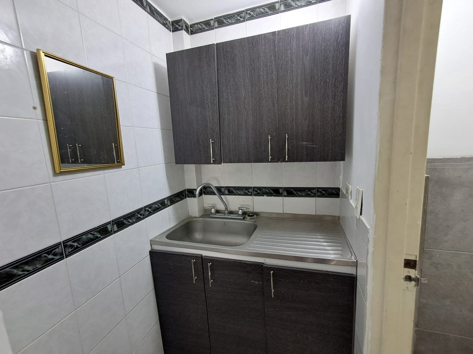 Local en arriendo en Conquistadores, Laureles, Medellín — foto 2 de 12