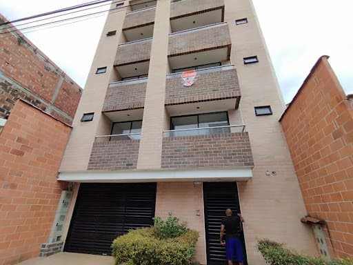 Apartamento en arriendo en Lorena, Laureles, Medellín — foto 1 de 12
