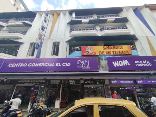 Oficina en arriendo en La Candelaria, Centro, Medellín — foto 1 de 9