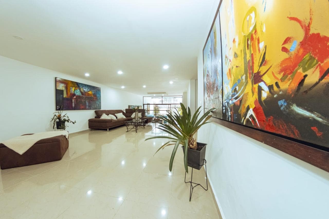 Casa Vivienda en arriendo en El Tesoro, El Poblado, Medellín — foto 1 de 20