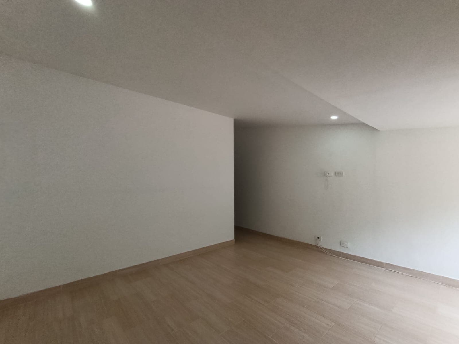 Casa Vivienda en arriendo en El Tesoro, El Poblado, Medellín — foto 4 de 20