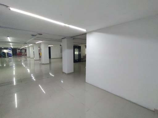Local en arriendo en La Candelaria, Centro, Medellín — foto 1 de 8