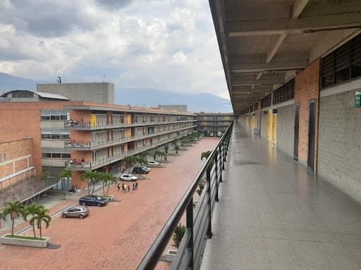 Local en arriendo en Santa Fé, Guayabal, Medellín — foto 2 de 20
