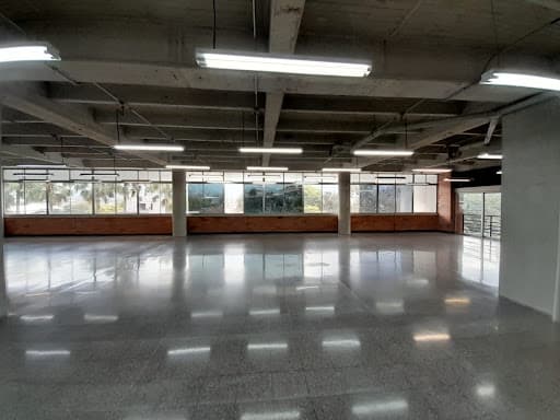 Local en arriendo en Santa Fé, Guayabal, Medellín — foto 2 de 20