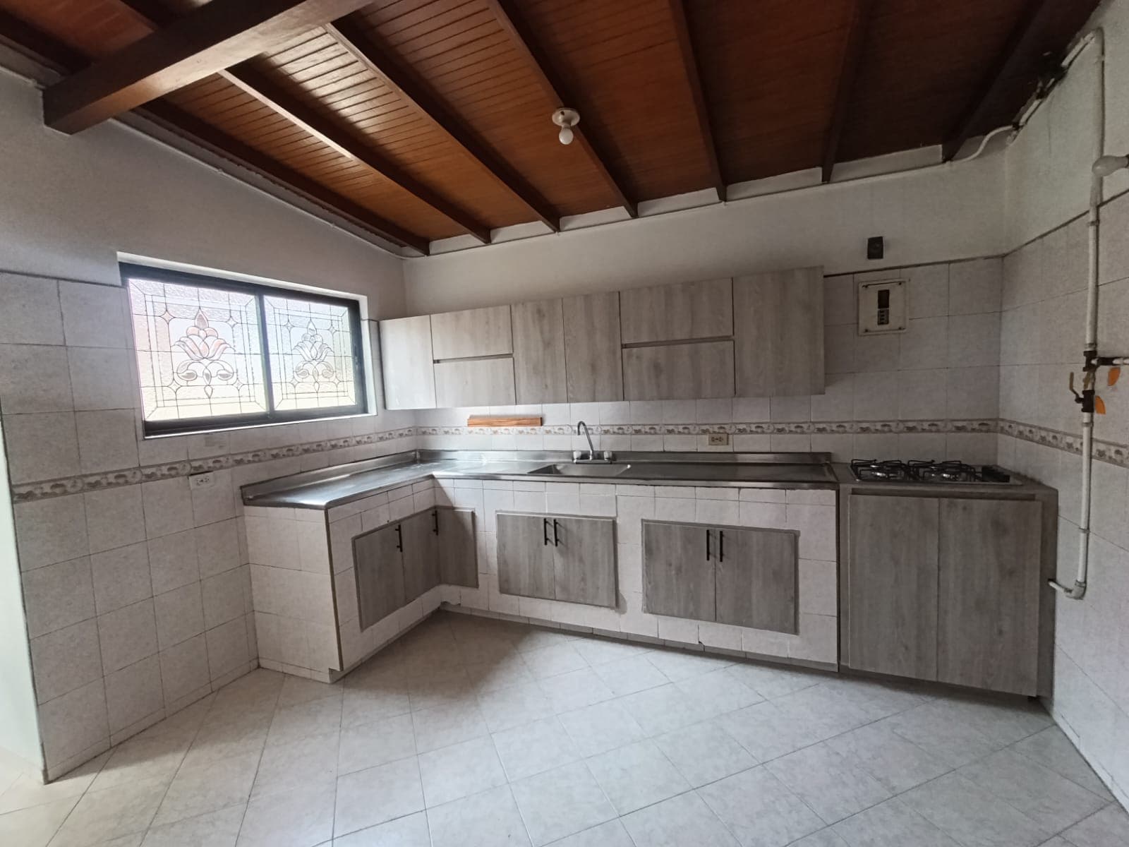 Casa Vivienda en arriendo en La Floresta, La America, Medellín — foto 1 de 20