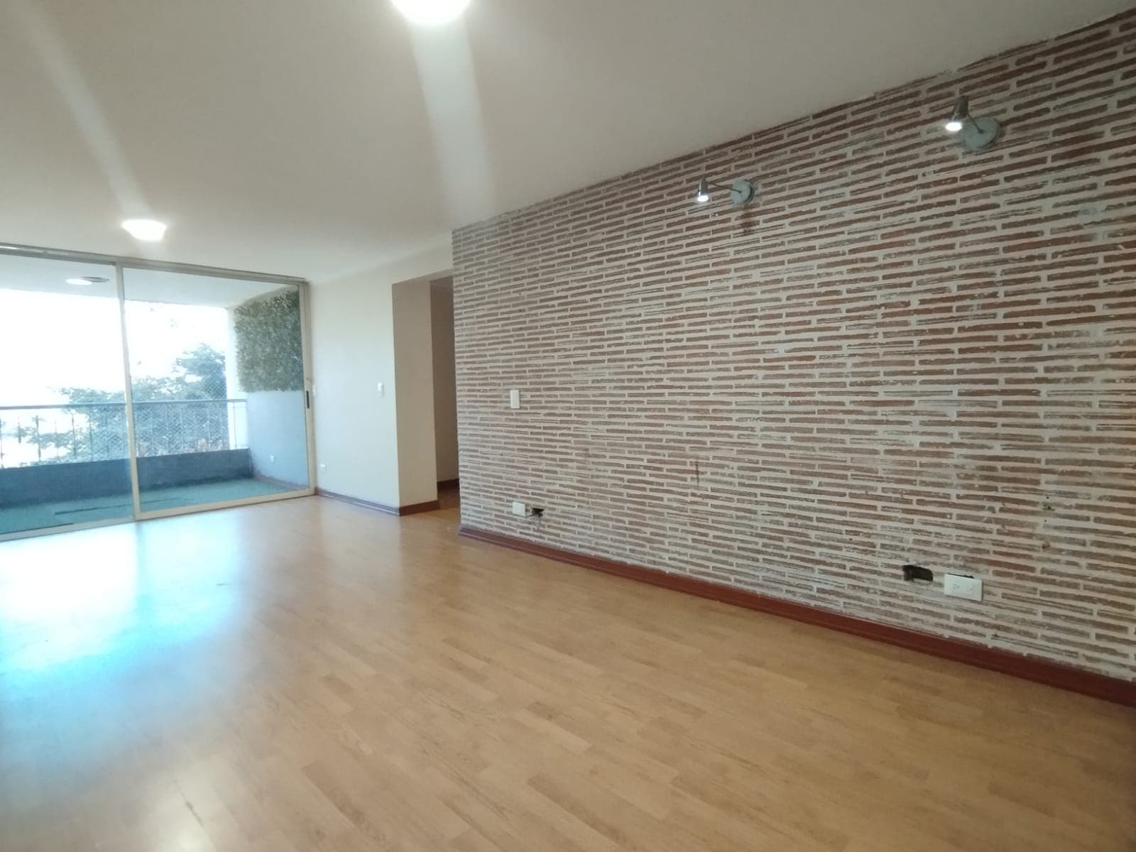 Apartamento en arriendo en Santa María de los Ángeles, El Poblado, Medellín — foto 1 de 16