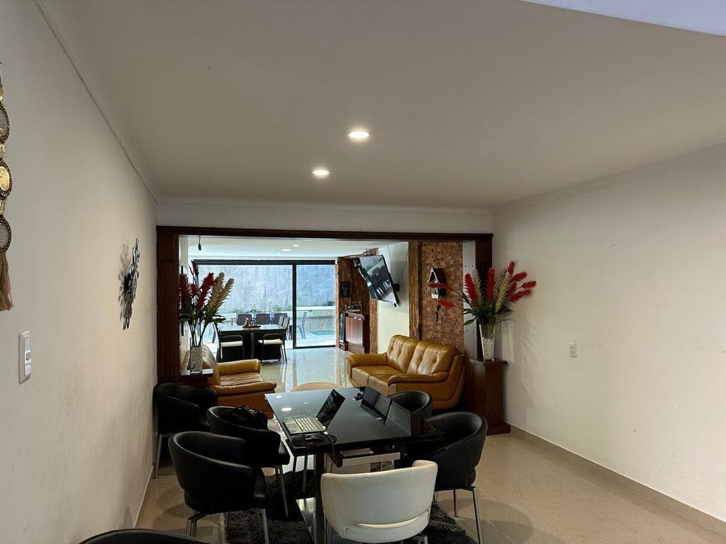 Casa Vivienda en arriendo en Altos Del Cola Del Zorro, El Poblado, Medellín — foto 3 de 20