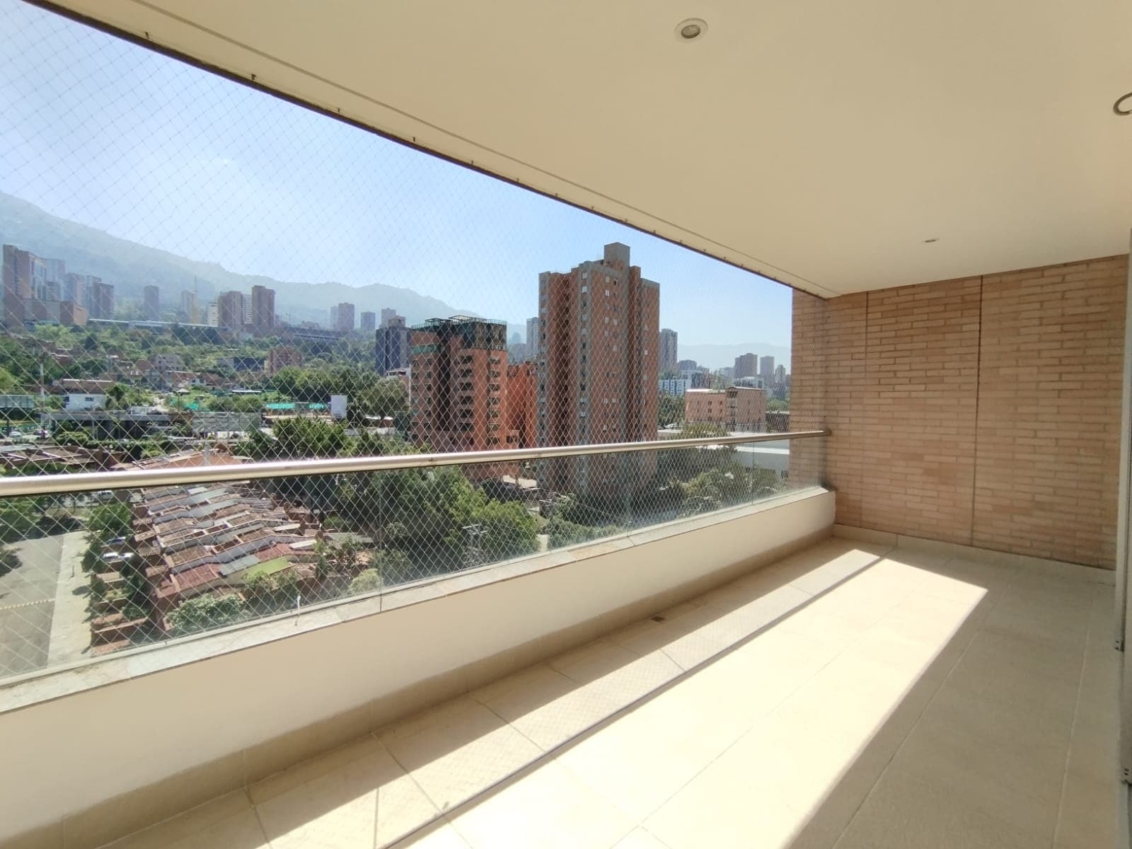 Apartamento en arriendo en La Florida El Poblado, Medellín — foto 1 de 20