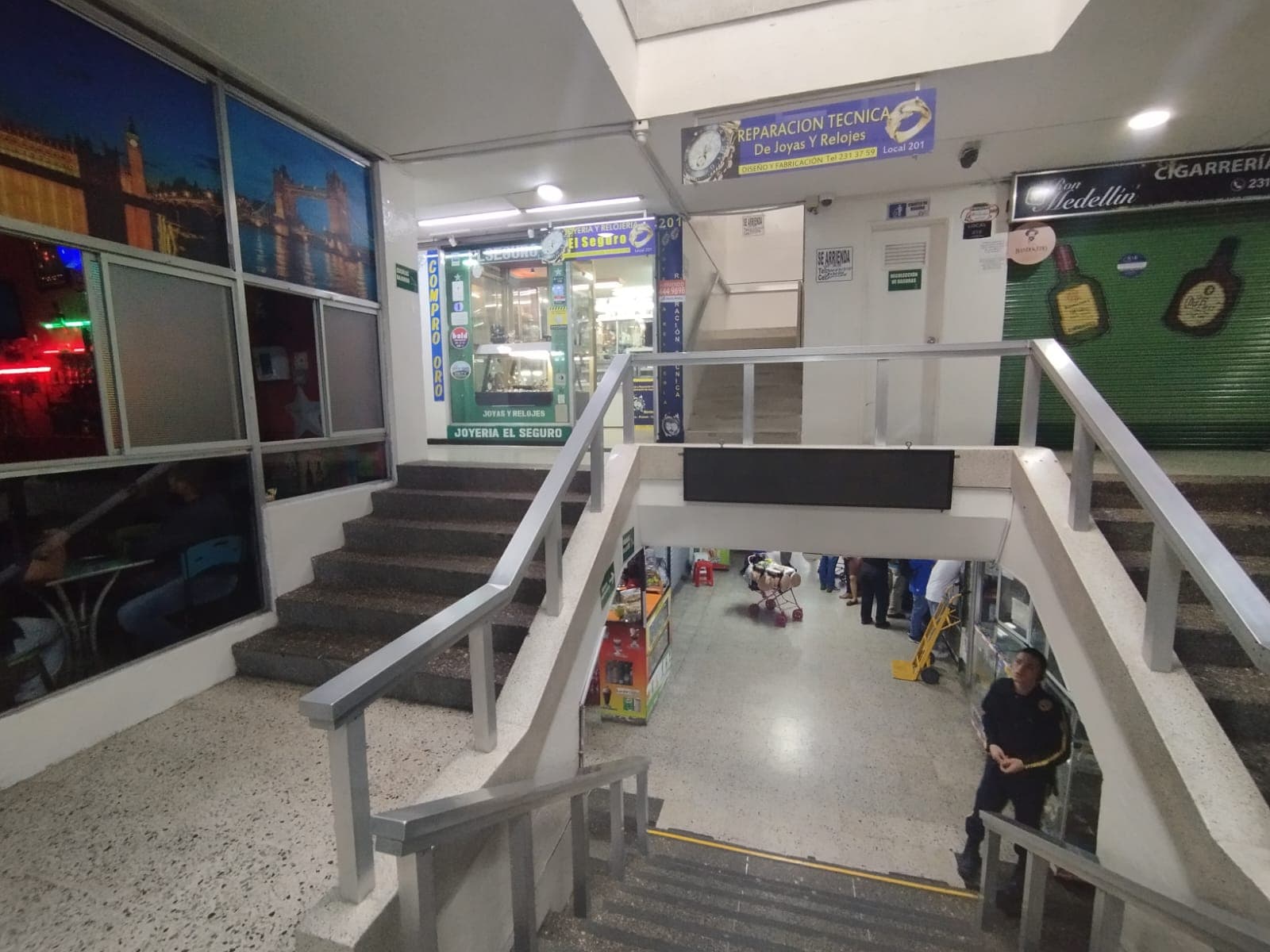 Local en arriendo en La Candelaria, Centro, Medellín — foto 3 de 10
