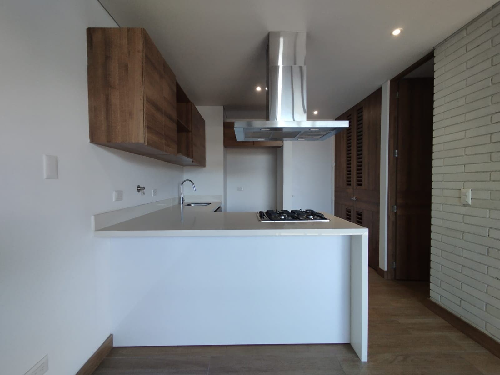 Apartaestudio en arriendo en Ciudad Del Rio, El Poblado, Medellín — foto 5 de 15