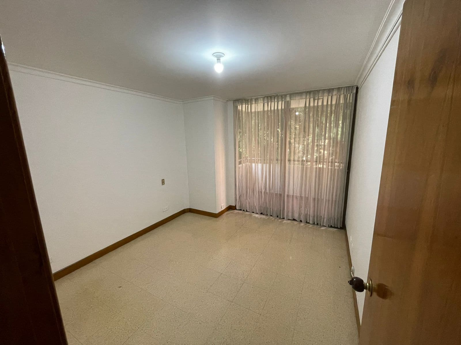 Apartamento en arriendo en Zuñiga, Envigado — foto 1 de 13