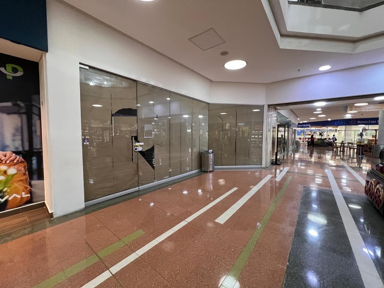 Local en arriendo en Conquistadores, Laureles, Medellín — foto 4 de 6