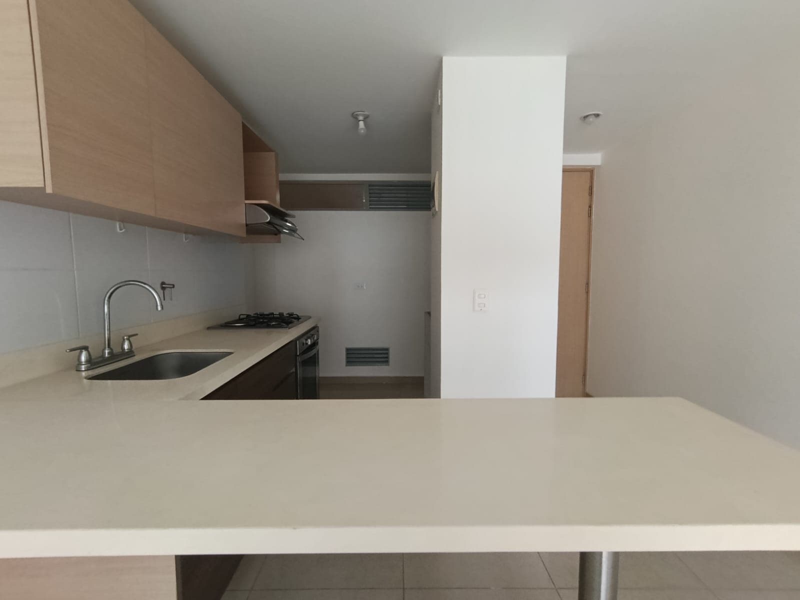 Apartamento en arriendo en Vegas de San Jose, Sabaneta — foto 3 de 13