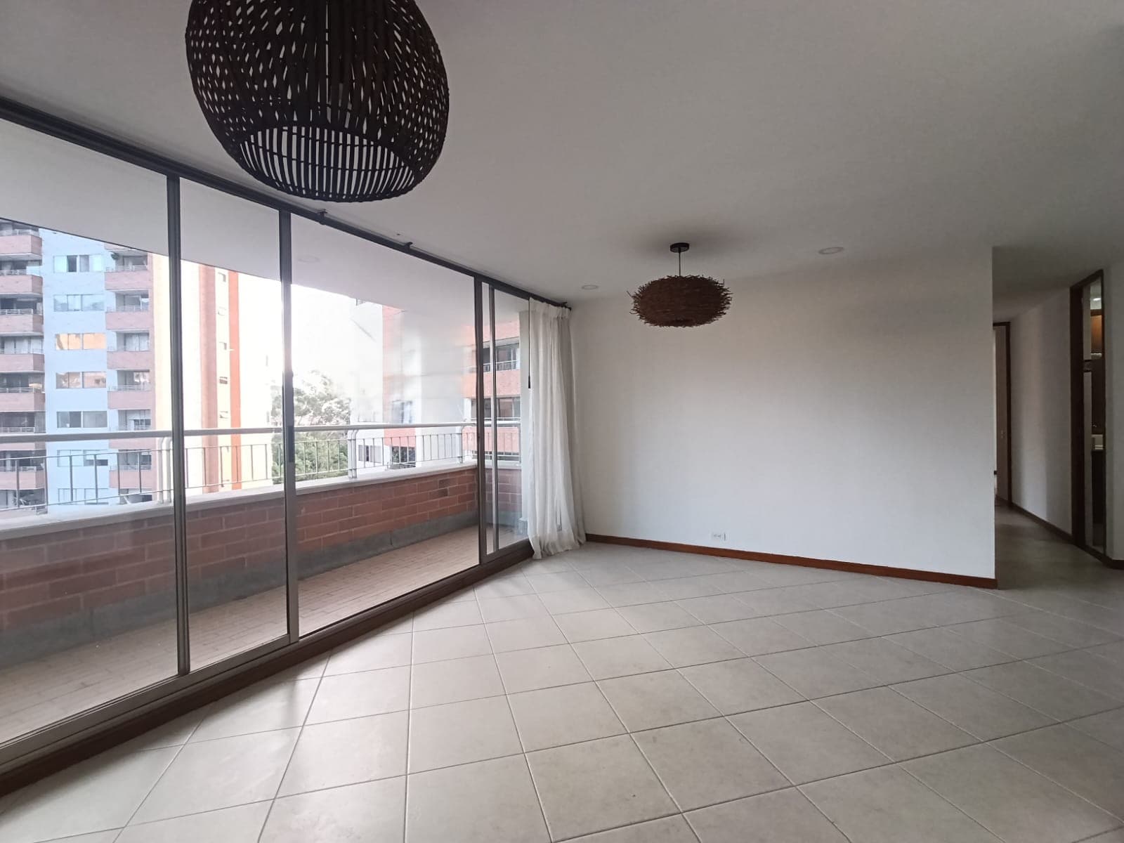 Apartamento en arriendo en Santa María De Los Ángeles, El Poblado, Medellín — foto 2 de 19