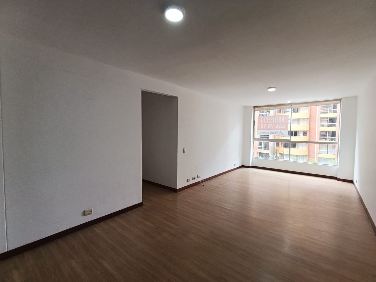 Apartamento en arriendo en Aguacatala, El Poblado, Medellín — foto 1 de 17