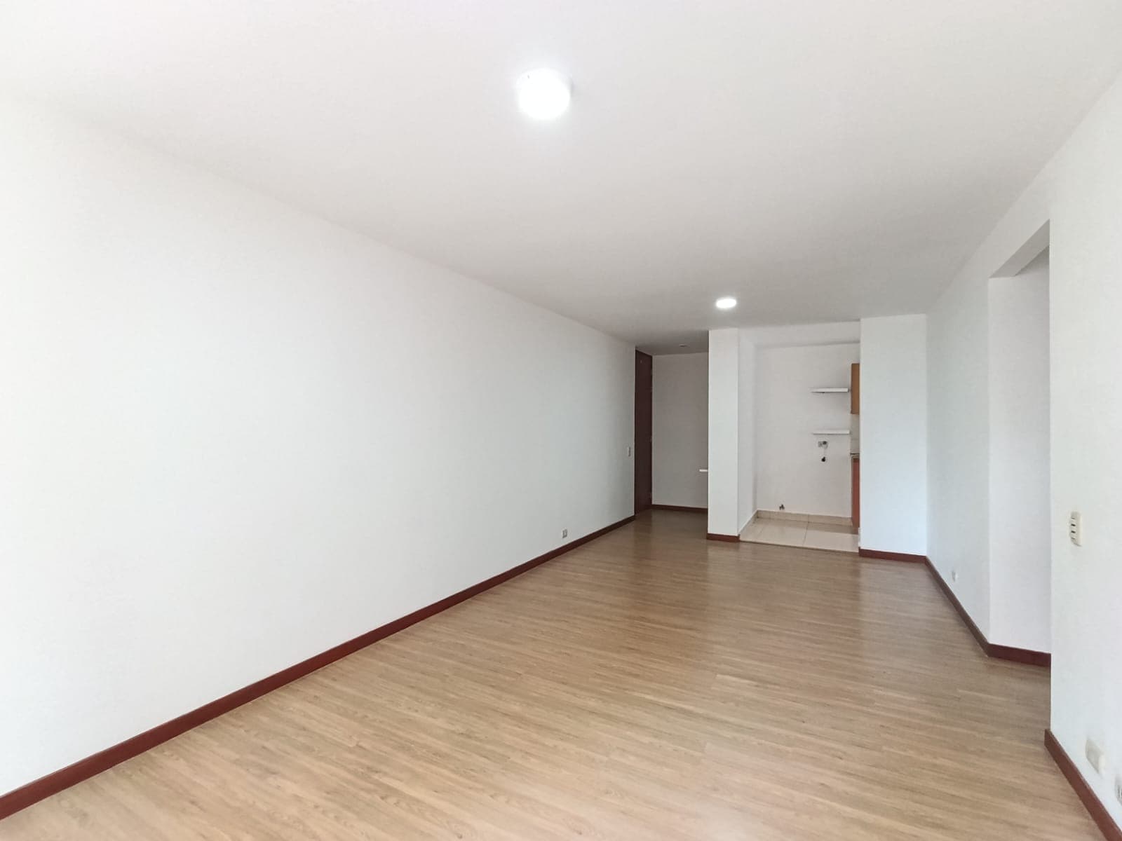 Apartamento en arriendo en Aguacatala, El Poblado, Medellín — foto 3 de 17