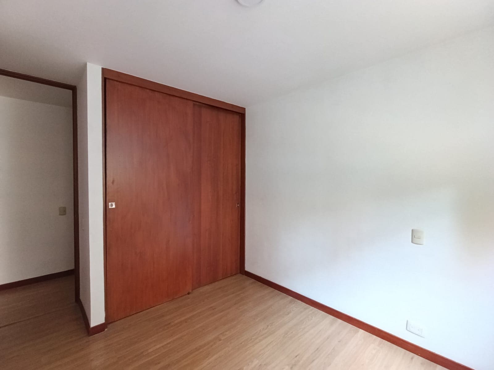 Apartamento en arriendo en Aguacatala, El Poblado, Medellín — foto 4 de 17