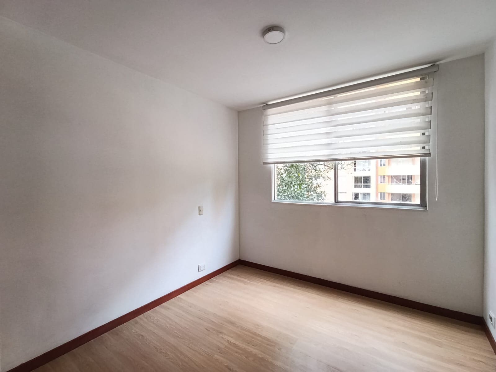 Apartamento en arriendo en Aguacatala, El Poblado, Medellín — foto 5 de 17