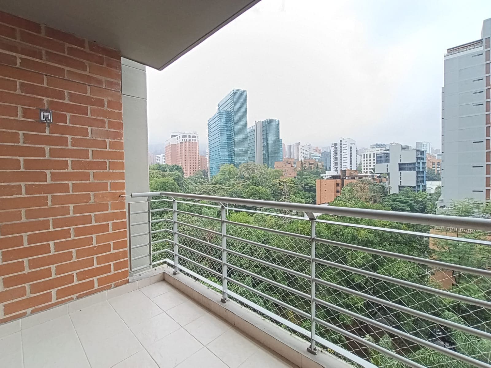 Apartamento en arriendo en Patio Bonito, El Poblado, Medellín — foto 1 de 11