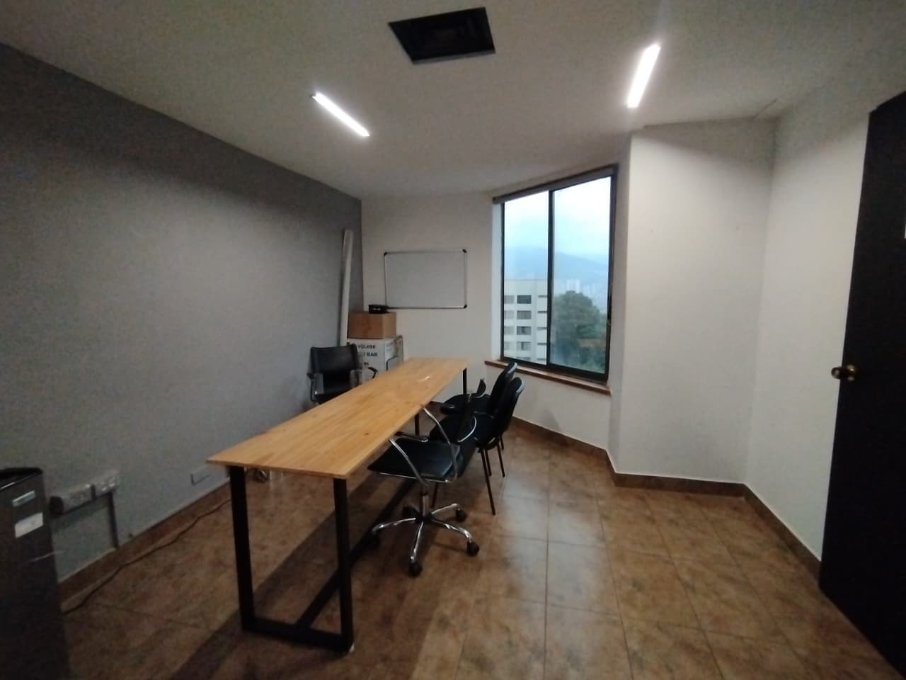 Oficina en arriendo en Parque, El Poblado, Medellín — foto 3 de 11