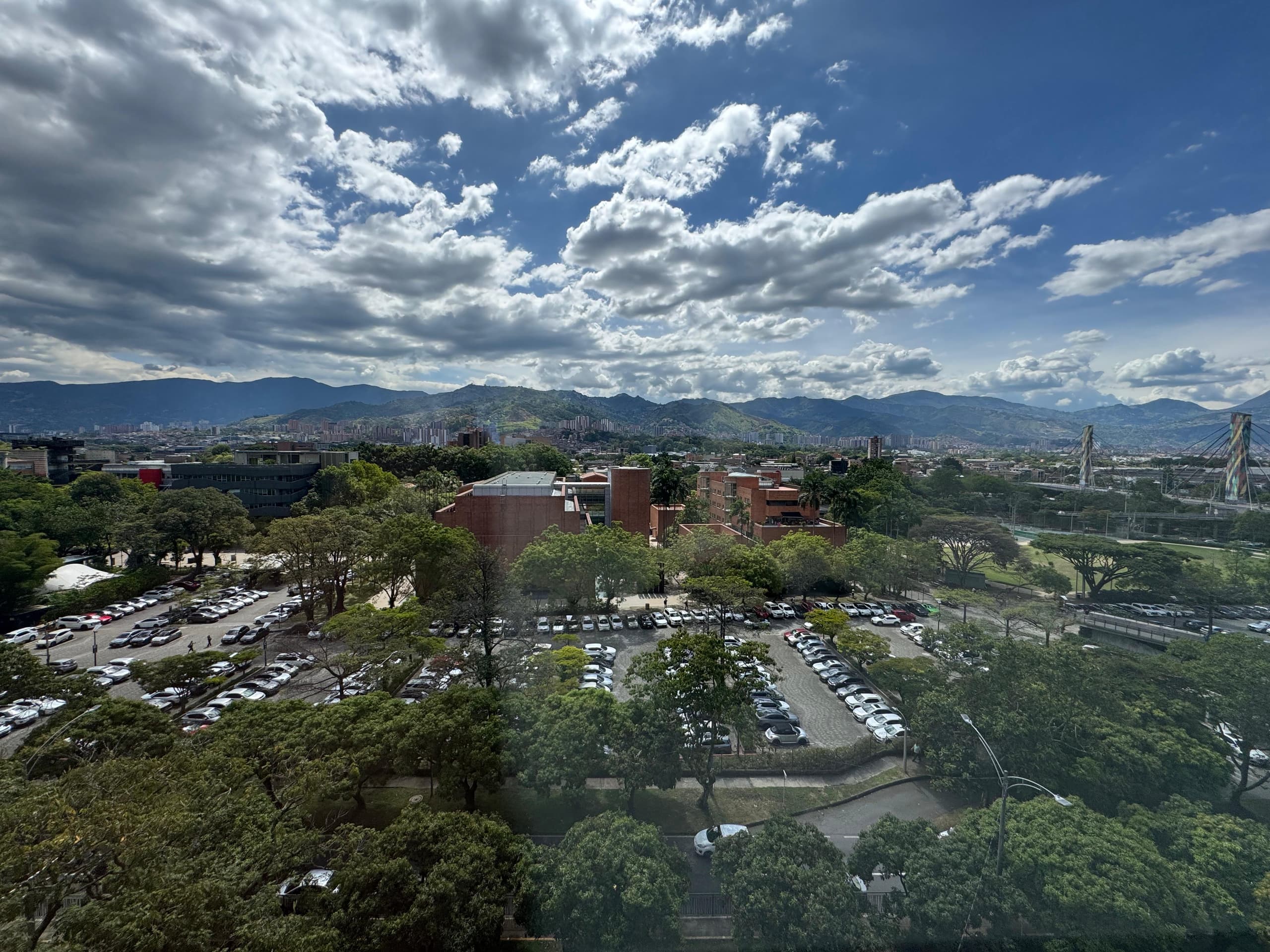 Apartamento en arriendo en Aguacatala, El Poblado, Medellín — foto 3 de 12