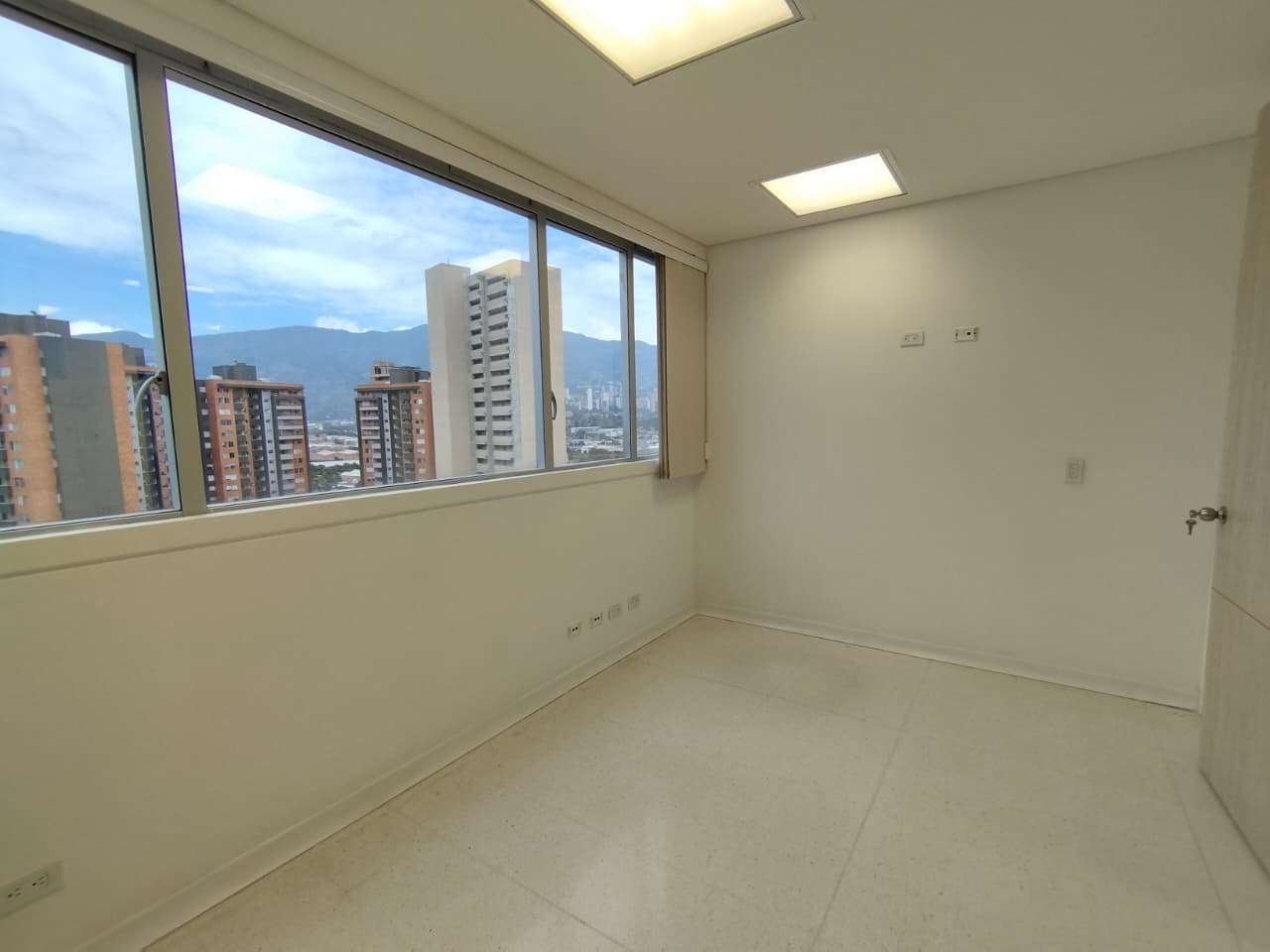 Consultorio en arriendo en Mayorca, Sabaneta — foto 5 de 8