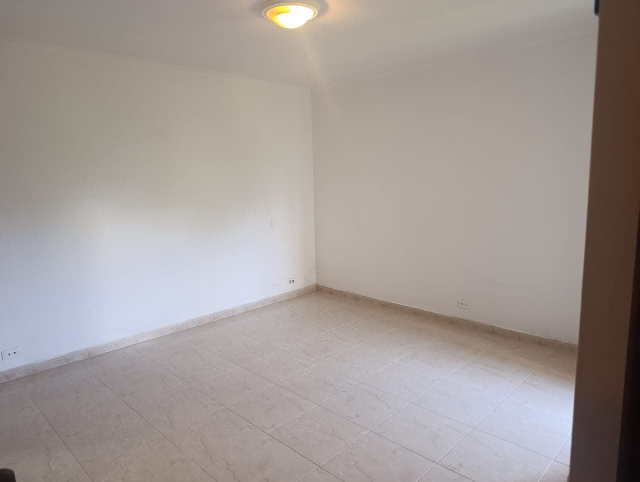 Apartamento en arriendo en La Castellana, Laureles, Medellín — foto 4 de 13