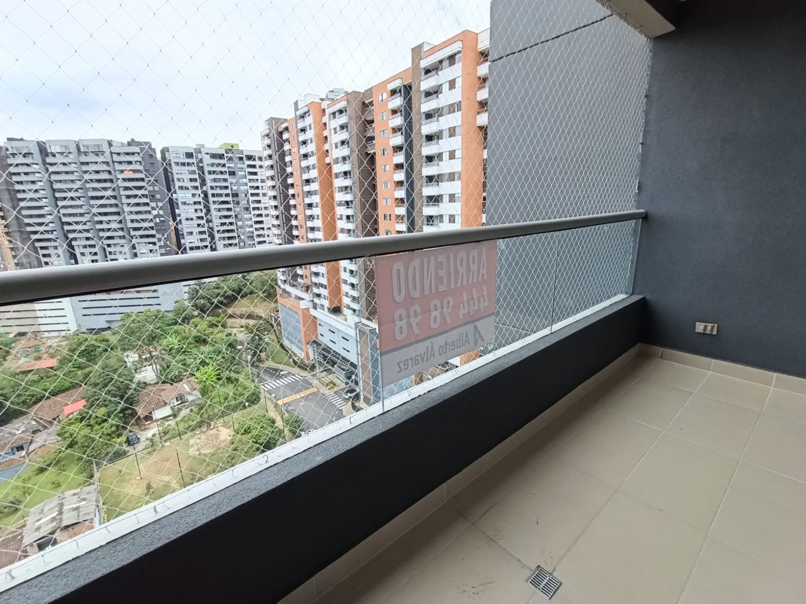 Apartamento en arriendo en El Chinguí, Envigado — foto 1 de 11
